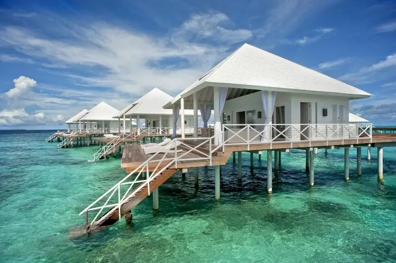 Diamonds Thudufushi Beach & Water Villas — overwater villas (photo 2 of 8)