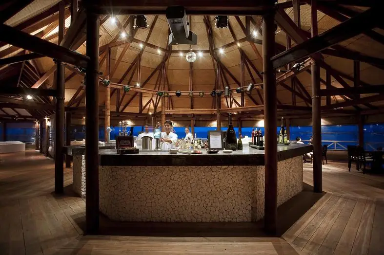 Diamonds Thudufushi Beach & Water Villas — dining (photo 5 of 8)