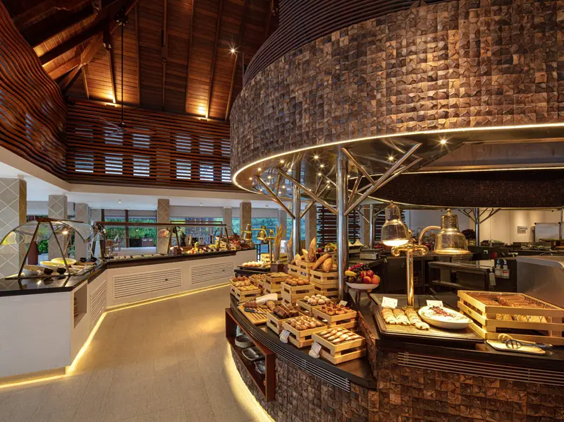 Heritance Aarah — Restaurant (Foto 6 von 8)