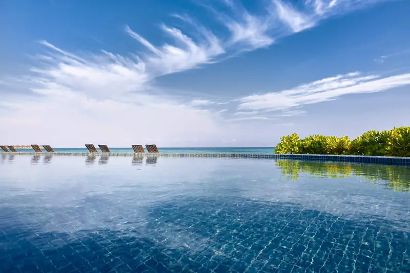 Le Meridien Maldives Resort and Spa — piscina (foto 4 di 8)