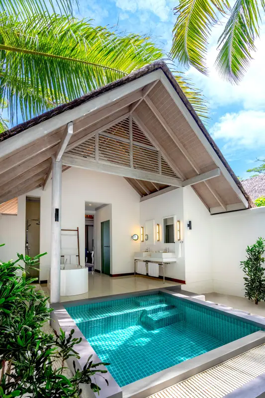 NH Kuda Rah Maldives — piscina (foto 4 di 8)