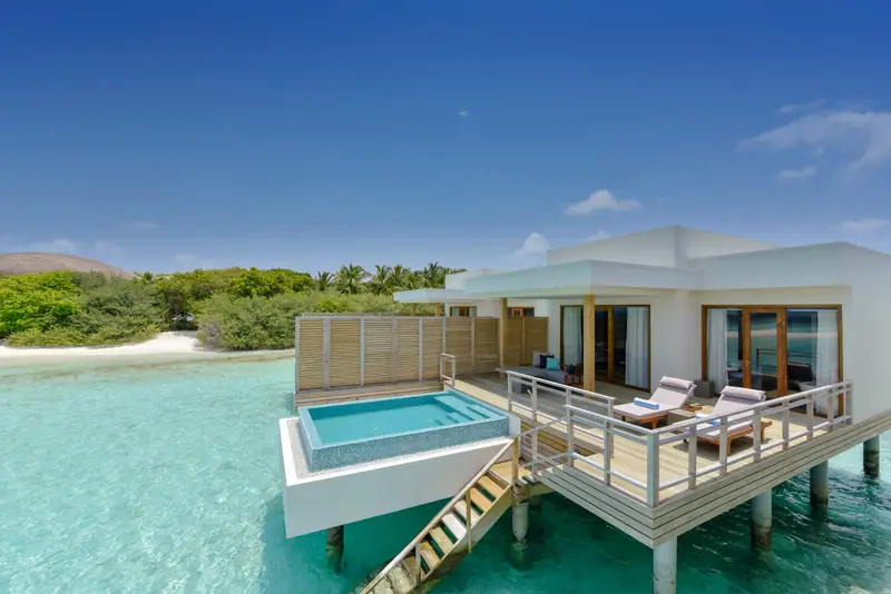 Niva Dhigali Maldives — overwater villas (photo 3 of 8)
