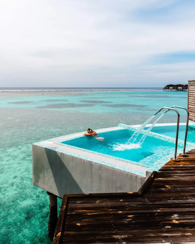 Sun Siyam Olhuveli Maldives — Pool (Foto 6 von 8)
