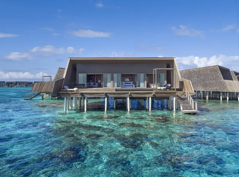 The St. Regis Vommuli Resort, Maldives — villas sur pilotis (photo 2 sur 8)