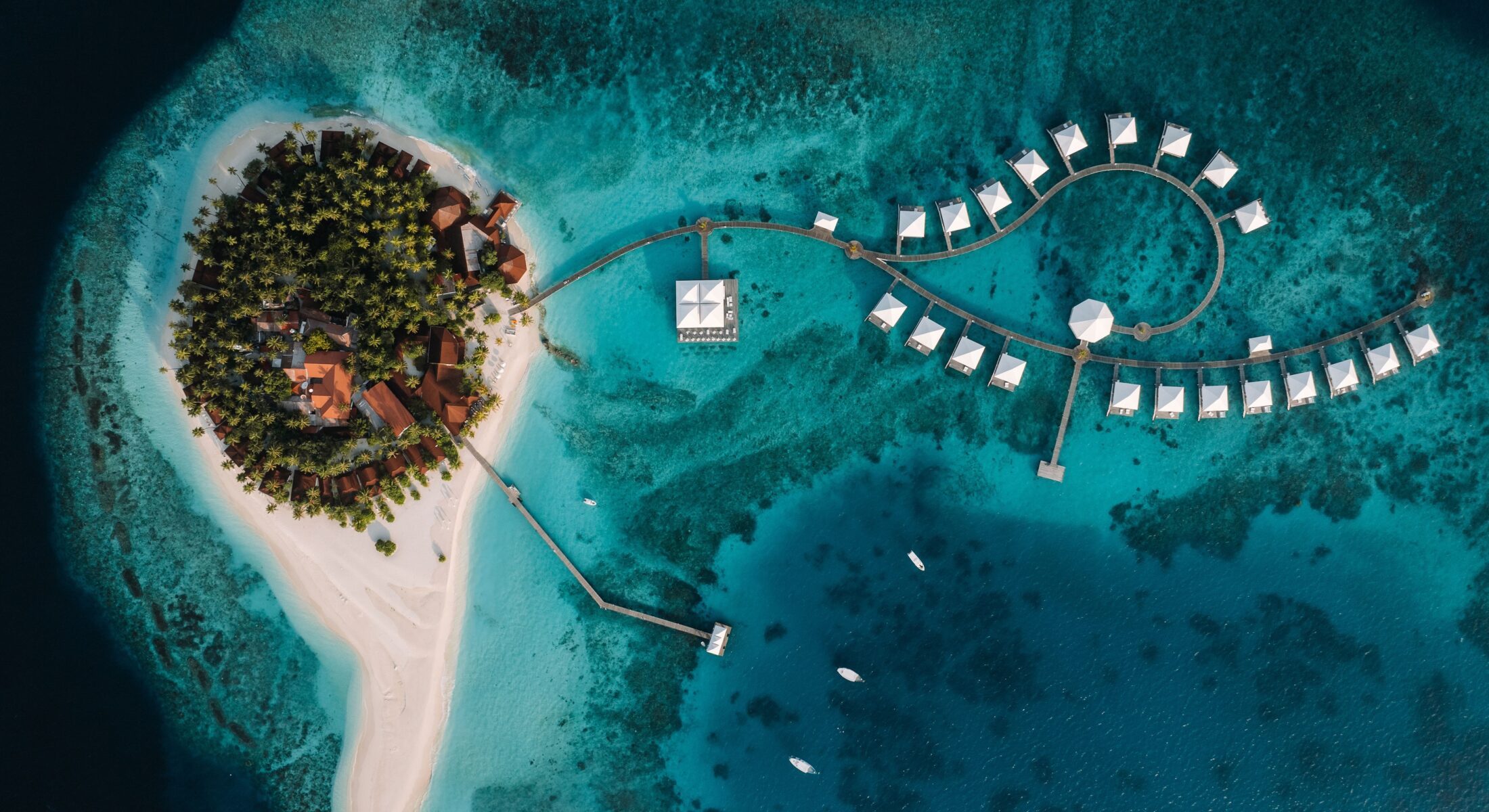 Diamonds Thudufushi Beach & Water Villas — Resortfoto